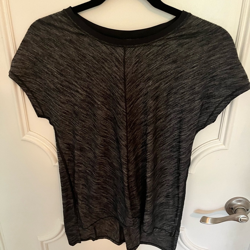 Lululemon tee